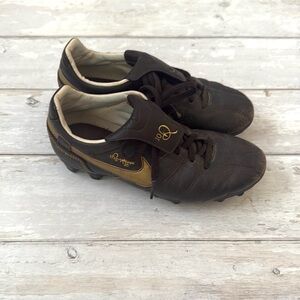 Nike Ronaldinho Soccer Cleats Sports Gear Brown Gold Boys 4 Women’s 6